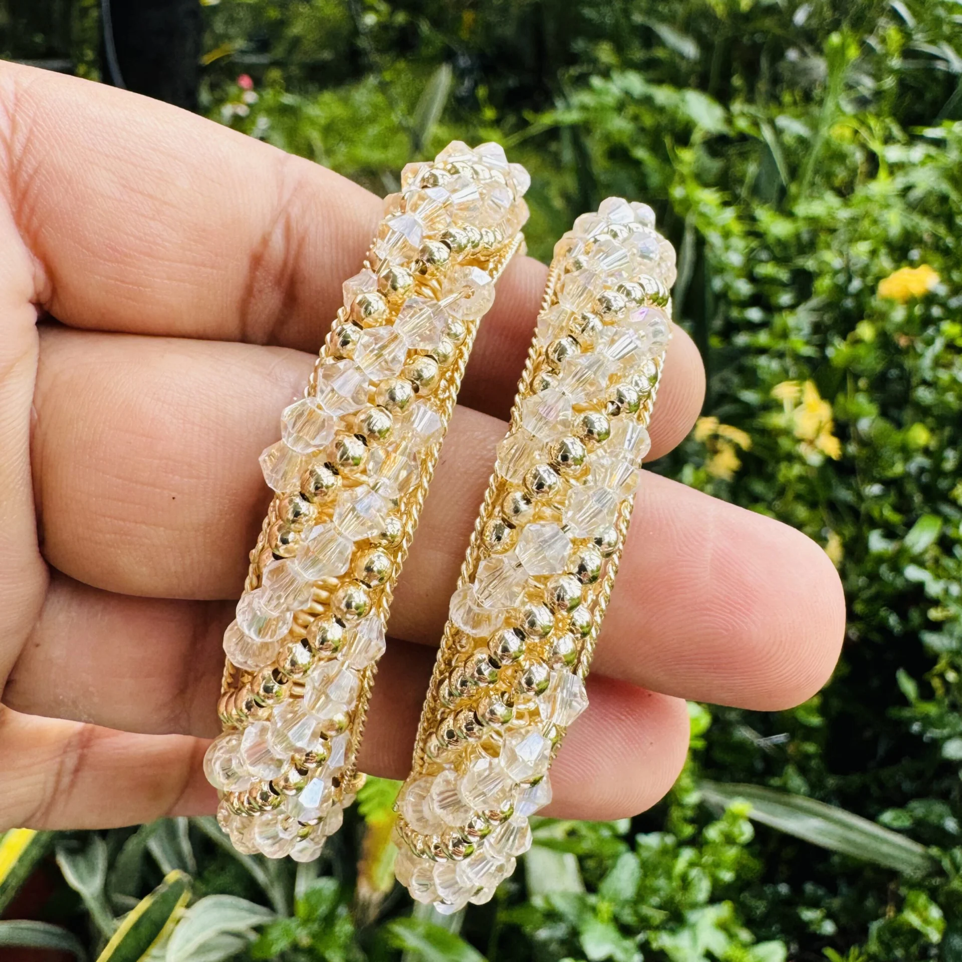 Light gold color Fashion Jewlery cute, beautiful bangle with white and gold beaded for women and girl.