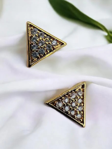 New Gold-plated tringle theme full fixed stone Lightweight small earring for women and girl