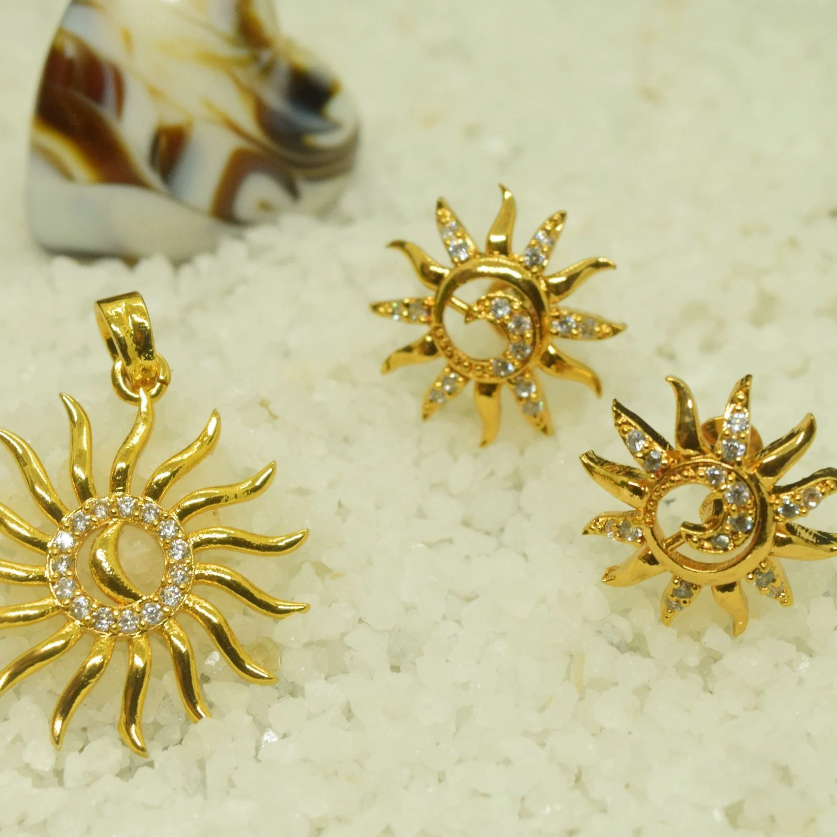 Gold Plated Sun Theme Pendant With Earrings For Women