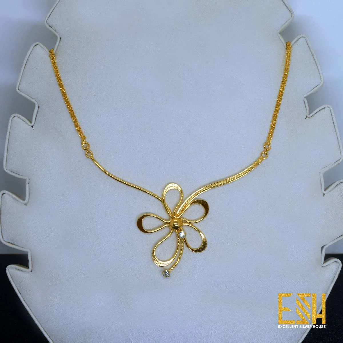 Rich Look Gold plated Flower Theme necklace For Women's, Girls and Gift