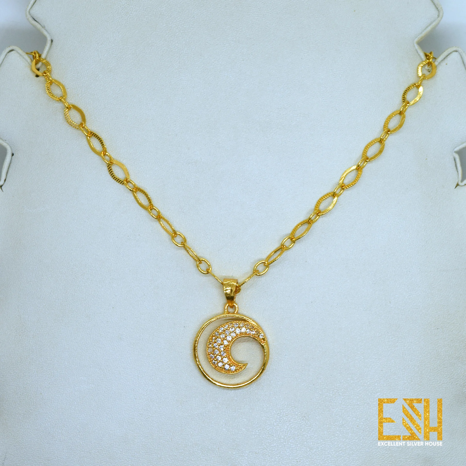 Gold plated New Stylish Design 18/24 Inch's New Machine Cut 5mm Link Chain with Derena Pendant for gift, girls and women's