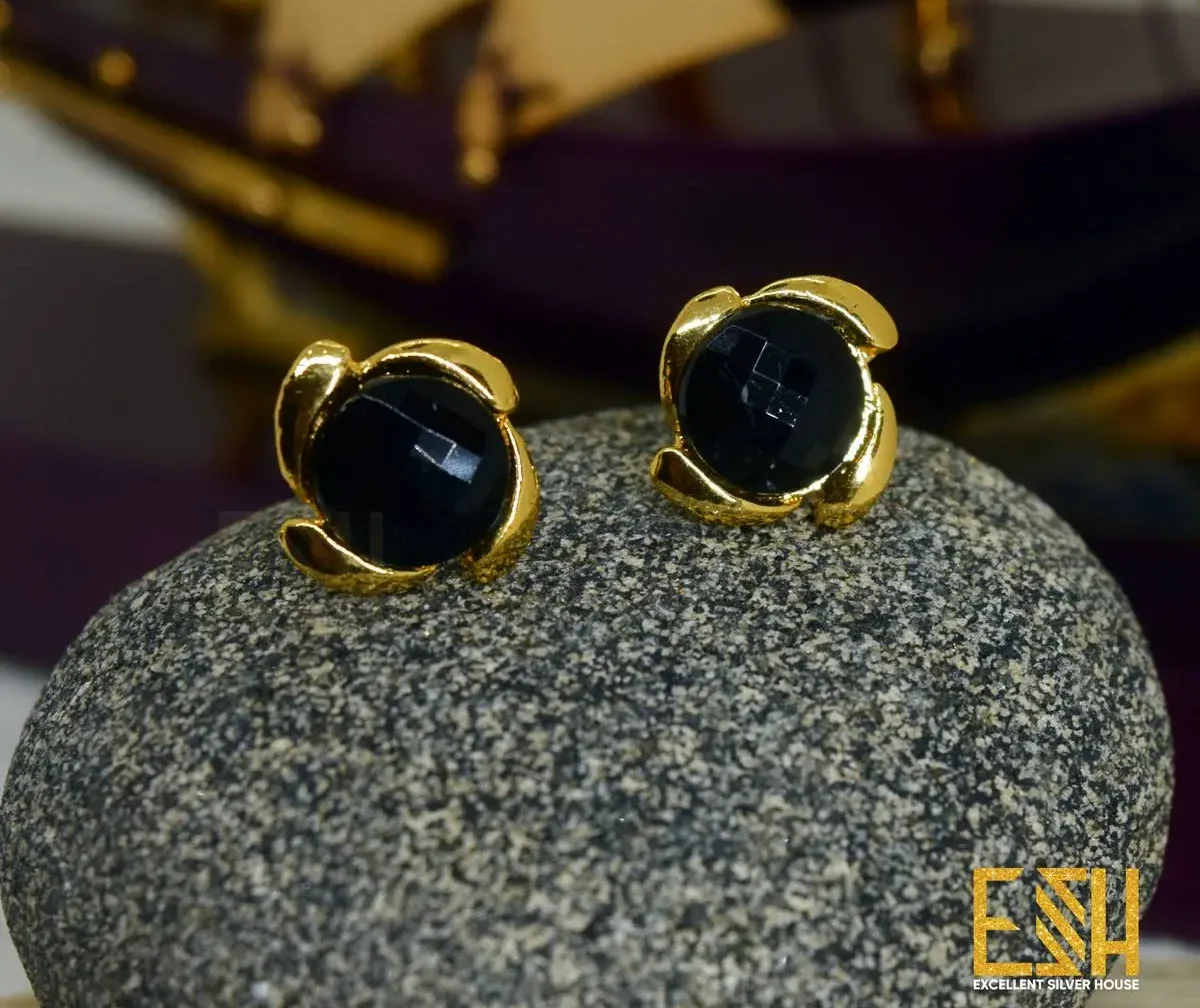 Gold plated Stylish Rich Look Earring With Round Stone