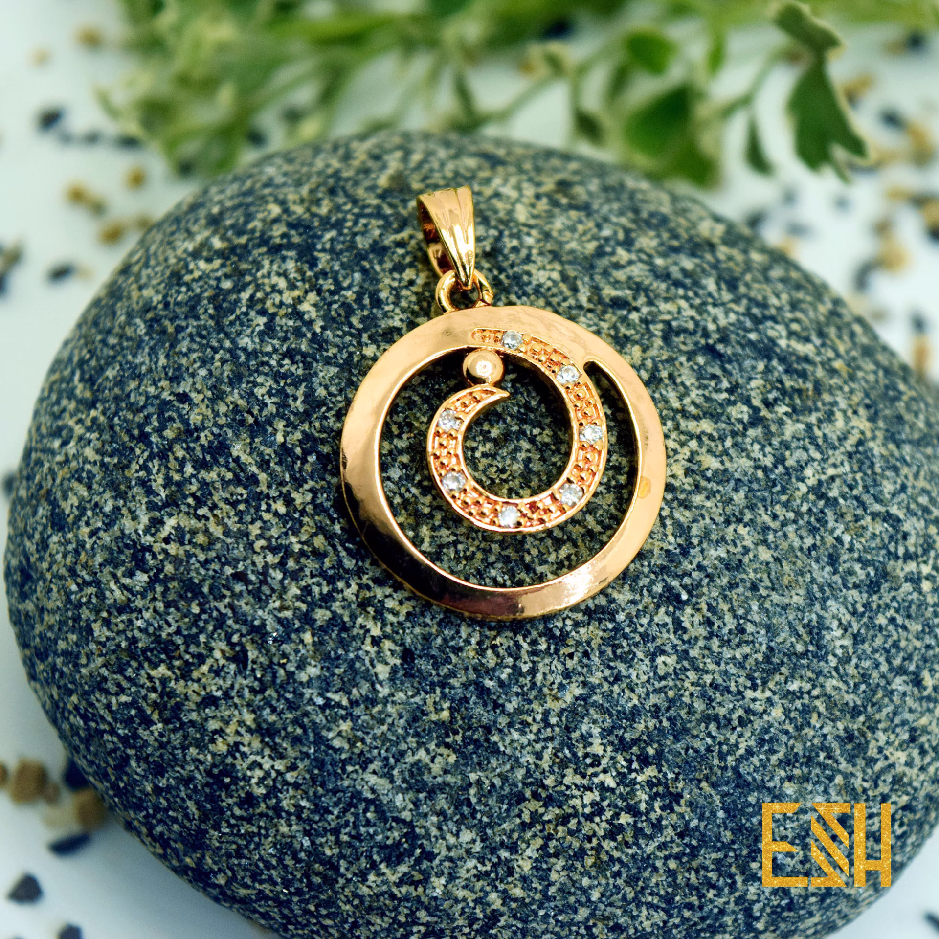 ESH Stylish Rich Look Quality Gold Plated Big Plain Derana Theme Pendant For Women