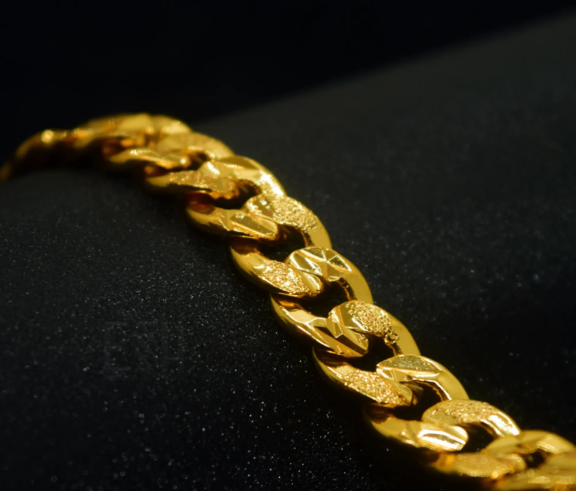 Premium Quality 22kt Guaranteed Gold Plated Men's Big 11MM Albert Bracelet gift items for boys