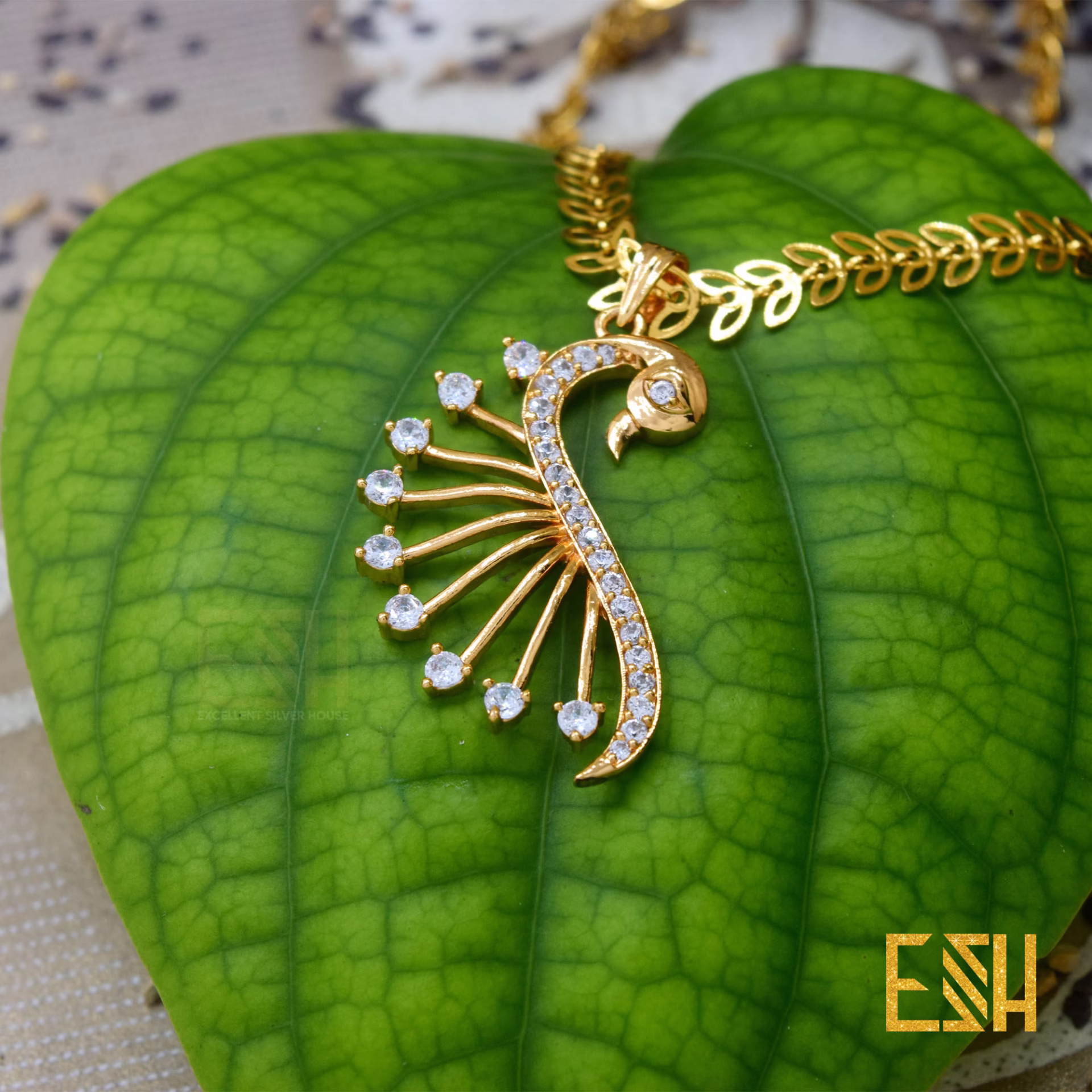 Gold Plated ESH 06MM Open Leaf Chain 18/24 Inch With Rich Look Big Derana sun theme pendant Durable Combo jewellery For Women Love Gift