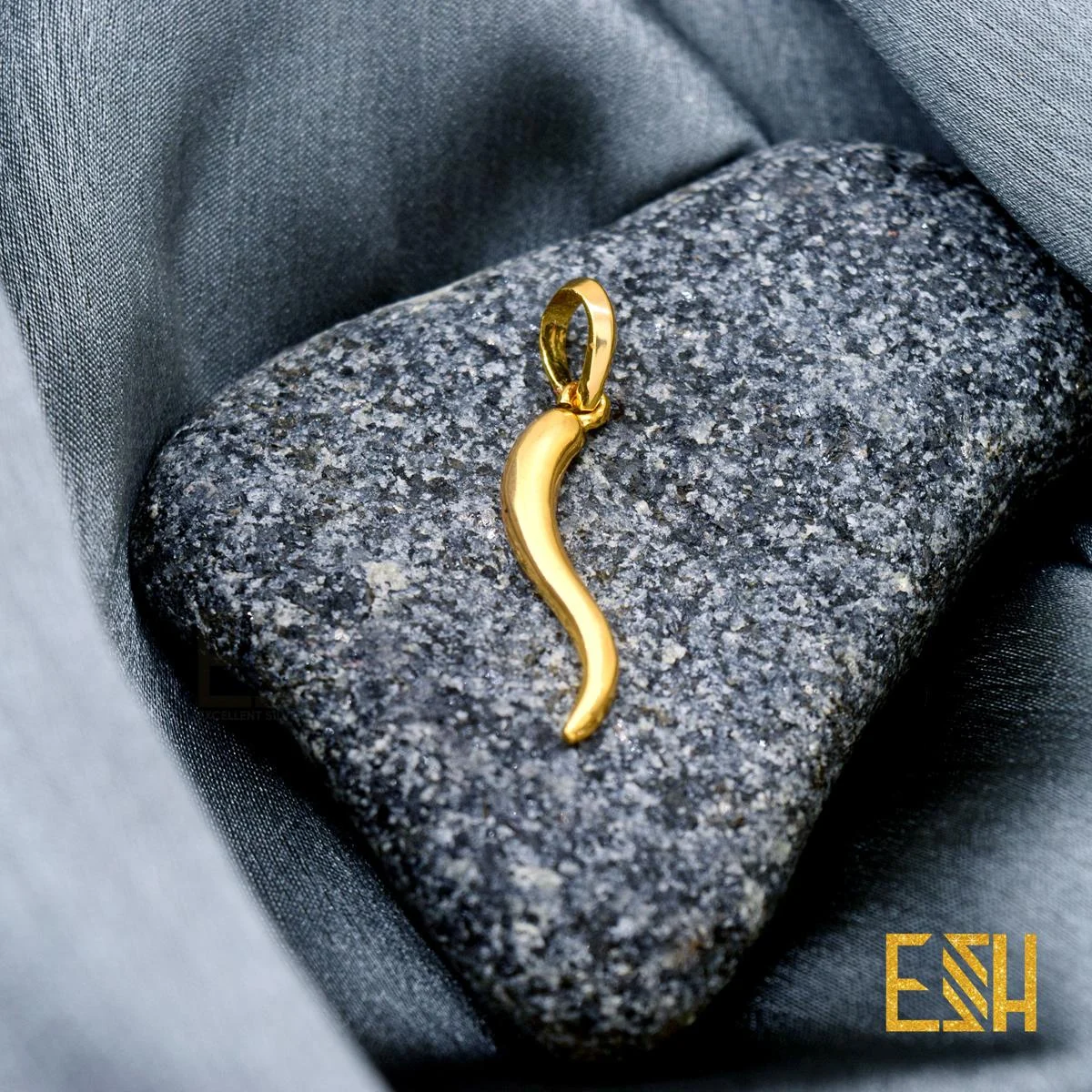 Stylish Gold Plated Chili pendant Pendant ??