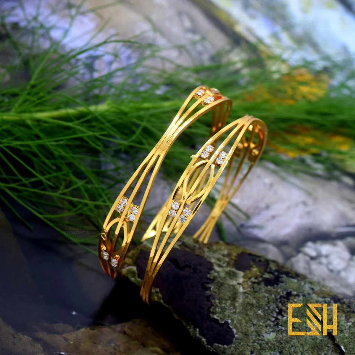 Gold plated Guaranteed Charm Bangle Stylish Rich Look With Stone For Women