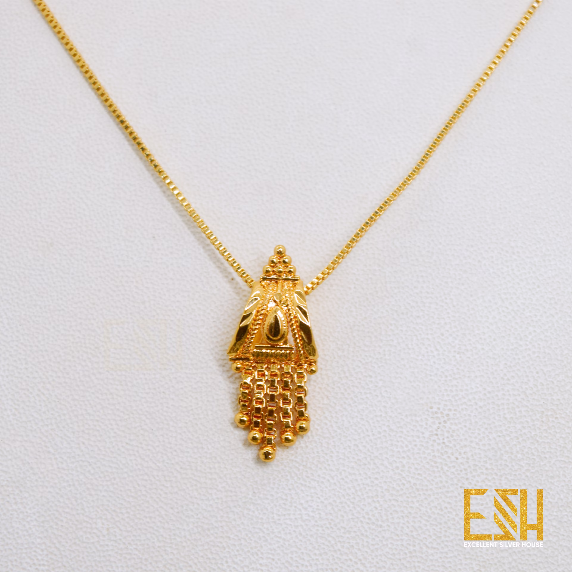 ESH Gold plated Guaranteed 01MM Thin Stylish box Chain Beautiful Design With Small Praveena Pendant