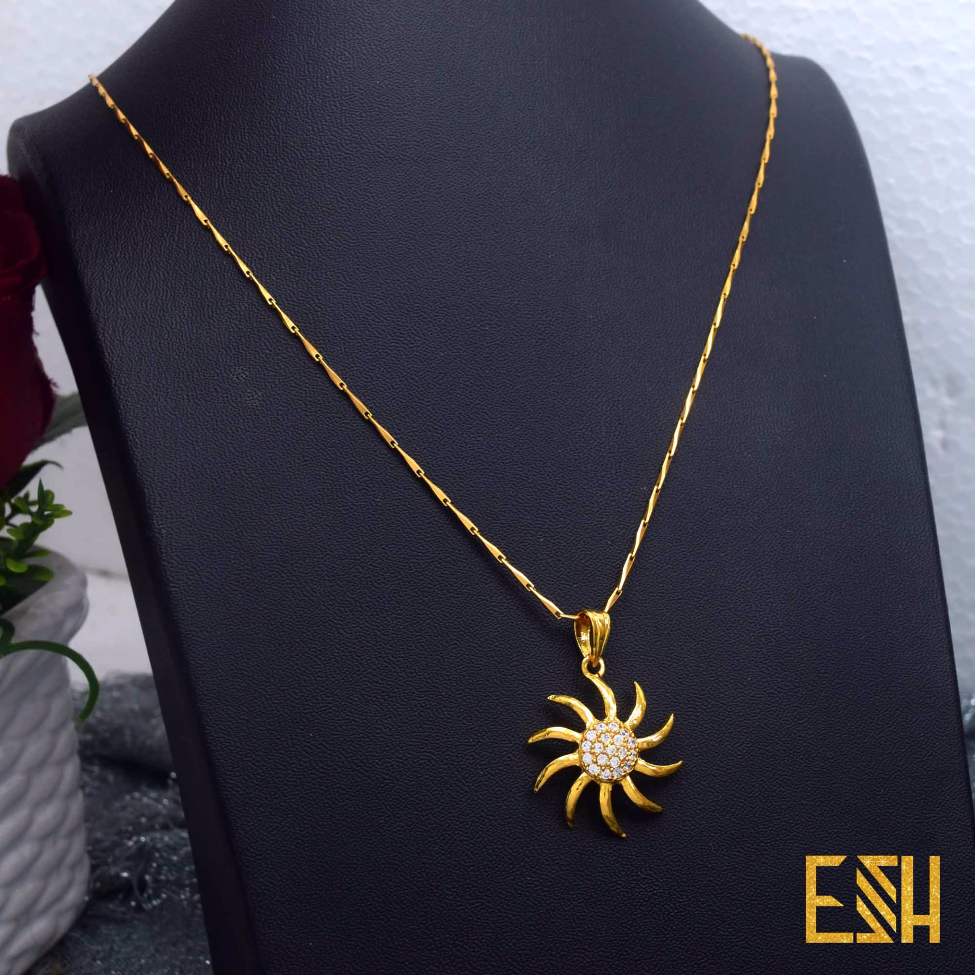 Gold plated New V Cut Chain 18/24 Inch Short and long 1mm with stone Sun Pendant
