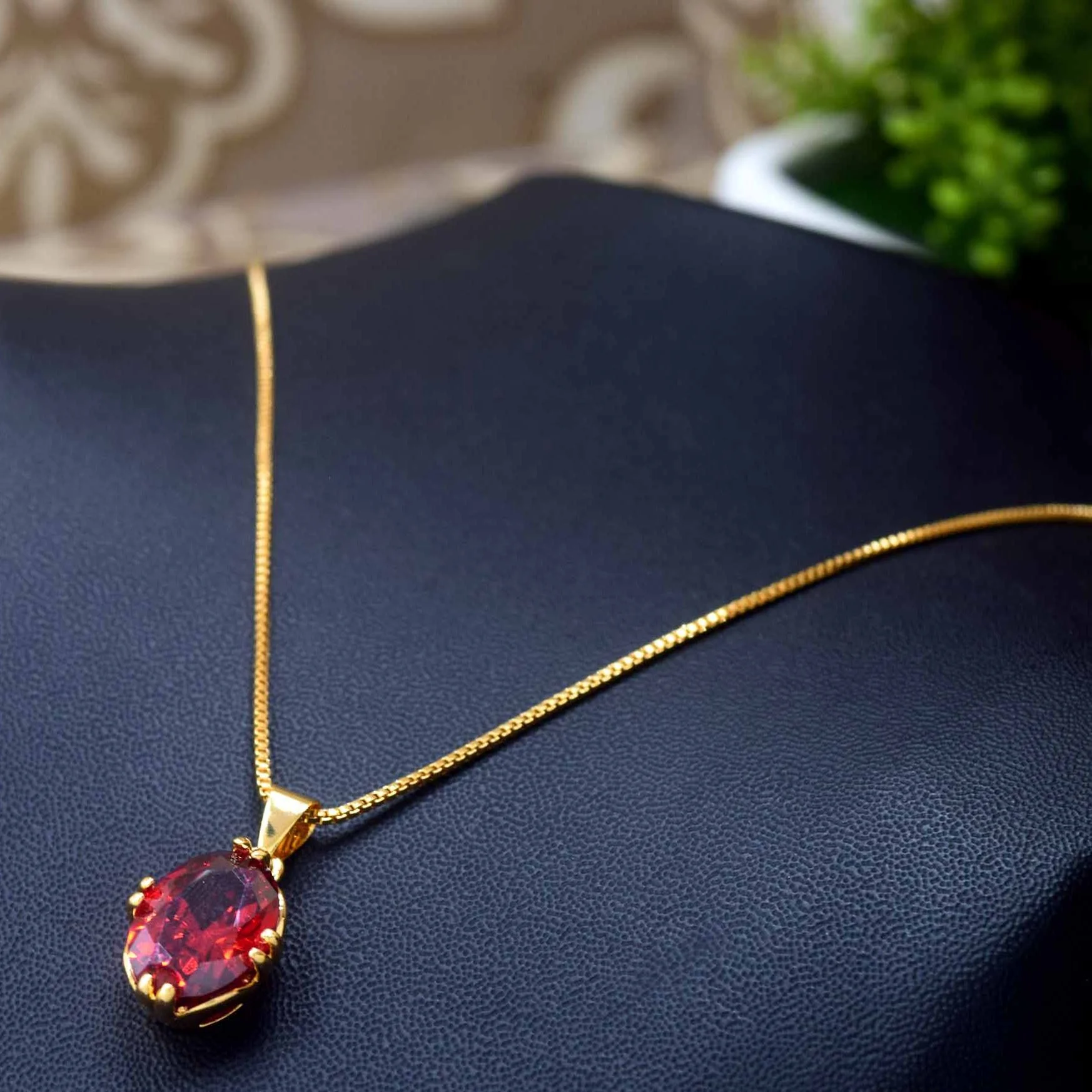 18inch gold plated 01MM BOX chain with Cubic zirconia Oval RED stone eye cathing rare chain penten