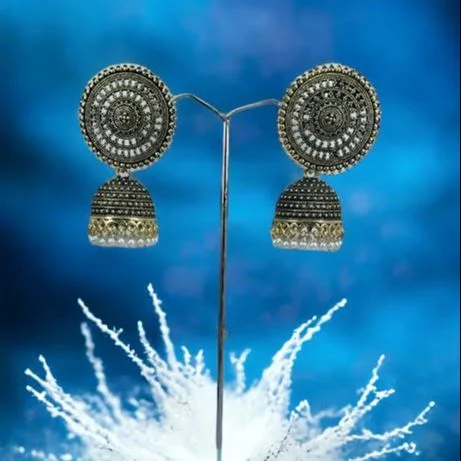 Gold color jimikki earing Vintage Bell earings Tassel Earring With white pearl Indian Jhumki Earrings Jewelry Bollywood Antique Traditional Jhumki Earrings