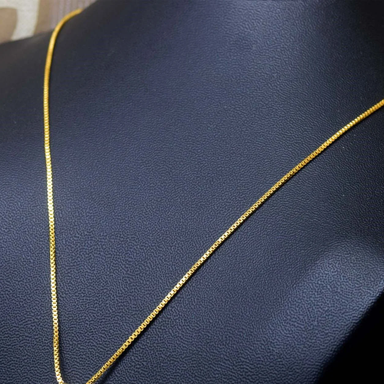 45/60cm Superb Finishing 01MM box Chain Fashionable and Stylish Imported Quality It makes the perfect gift for your loved ones