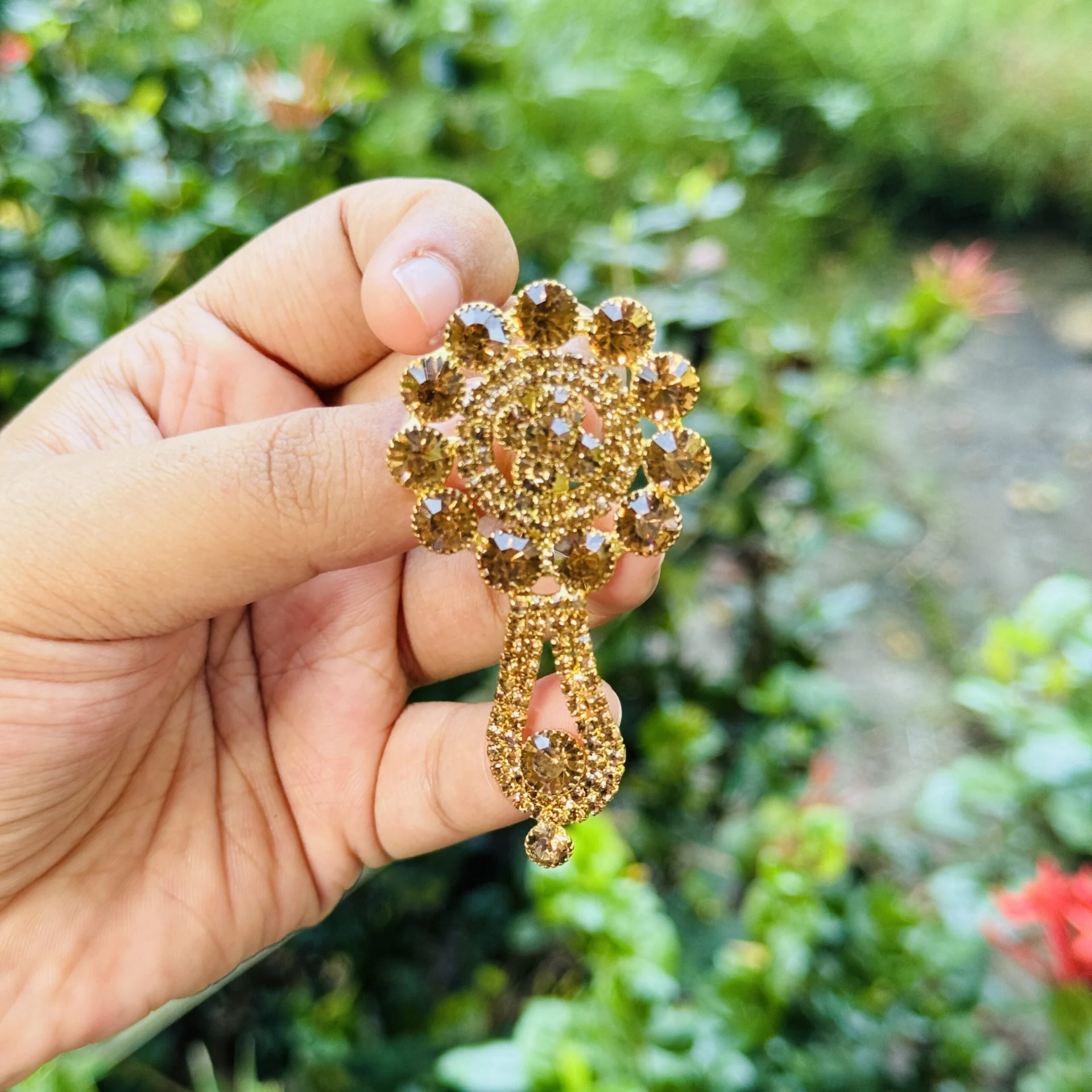 Dull gold Latest design with charm Stylish Look gold color stone rose flower and gold stone Saree Brooch with stone drop for women
