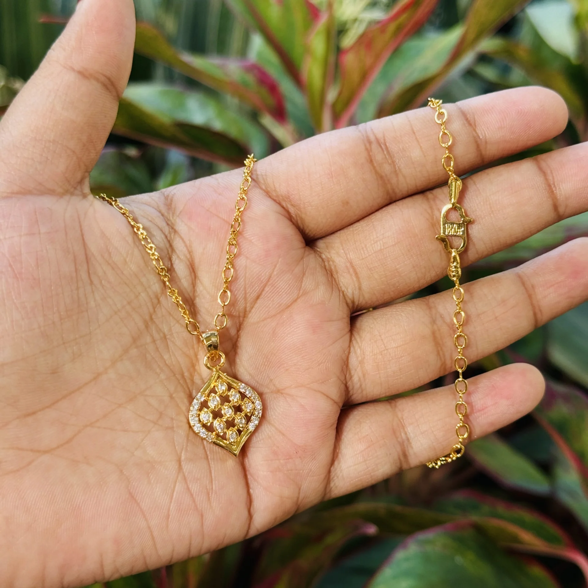 Gold plated beautiful, leaf pendent with stone and 18/24 Inch's 4mm LINK chain, necklace for gift, women's and girls
