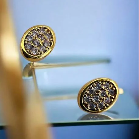 New Gold-plated ovel theme full fixed stone Lightweight small earring for women and girl