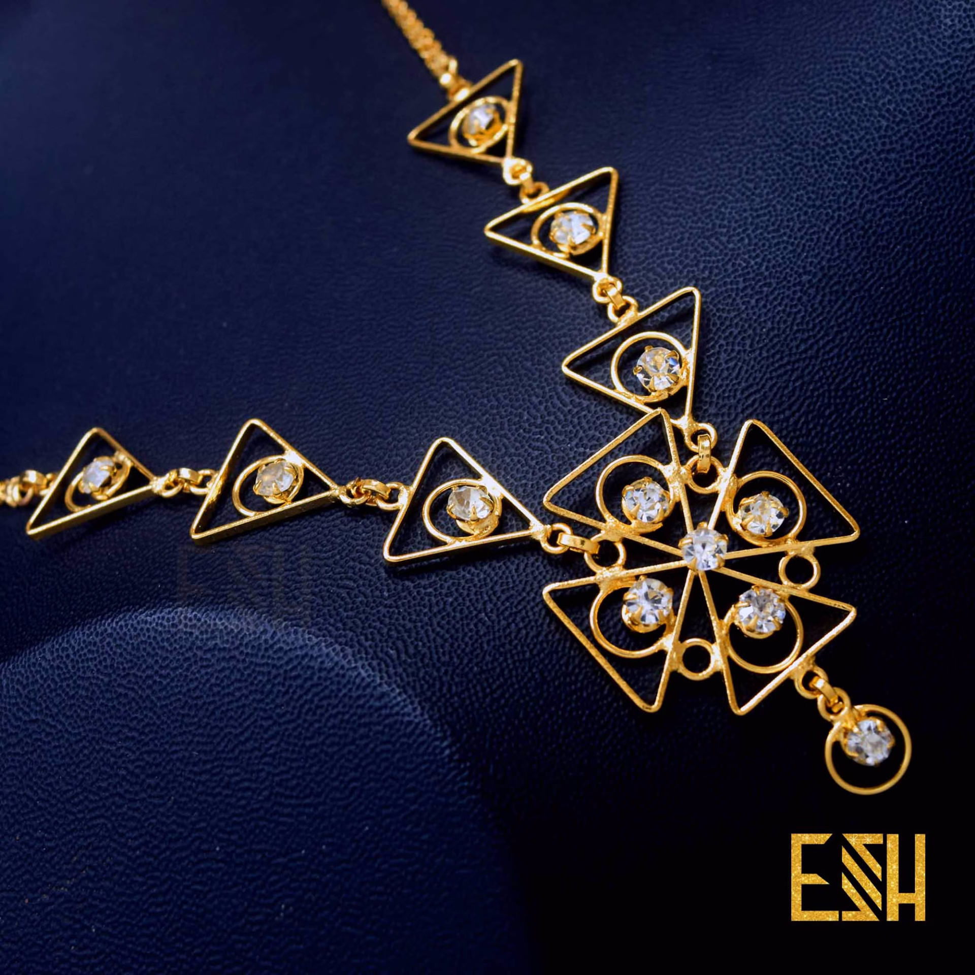 Gold plated 10 triangles design Theme necklace For Women's and girls, very beautiful design for gift your lover