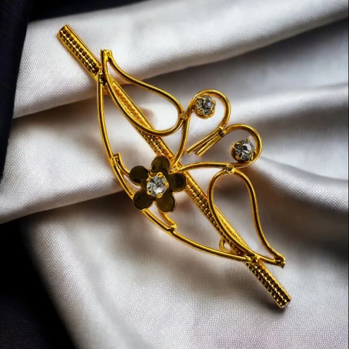 ESH Gold plated Stylish Hansaputtuwa Kandiyan saree Brooch / Saree Pin For Women