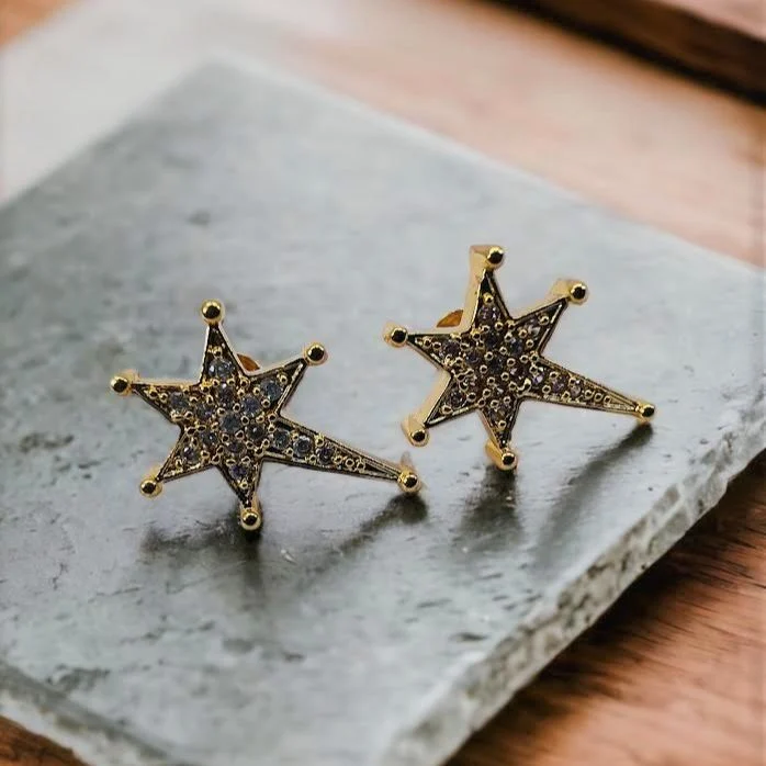 Gold plated new fashion comet theme earring with full white stone for girl and women.