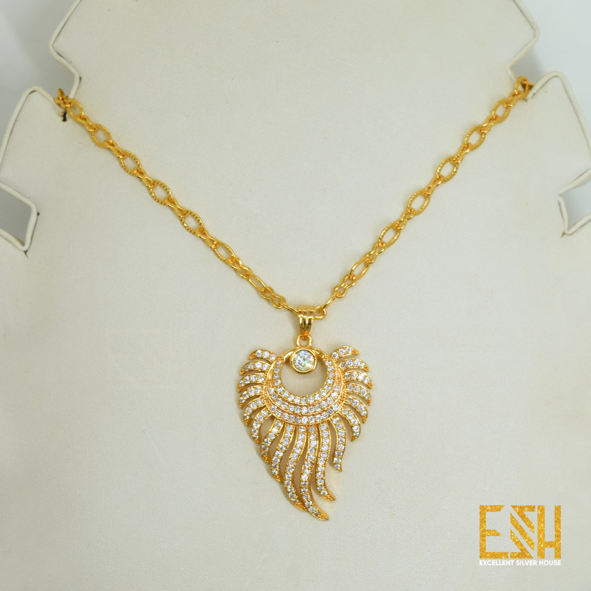 Gold Plated 18/24 Inch Stylish Look New Full Machine Cut Link Chain With Sun Flame Theme Pendant For Ladies FREE GIFT BOX