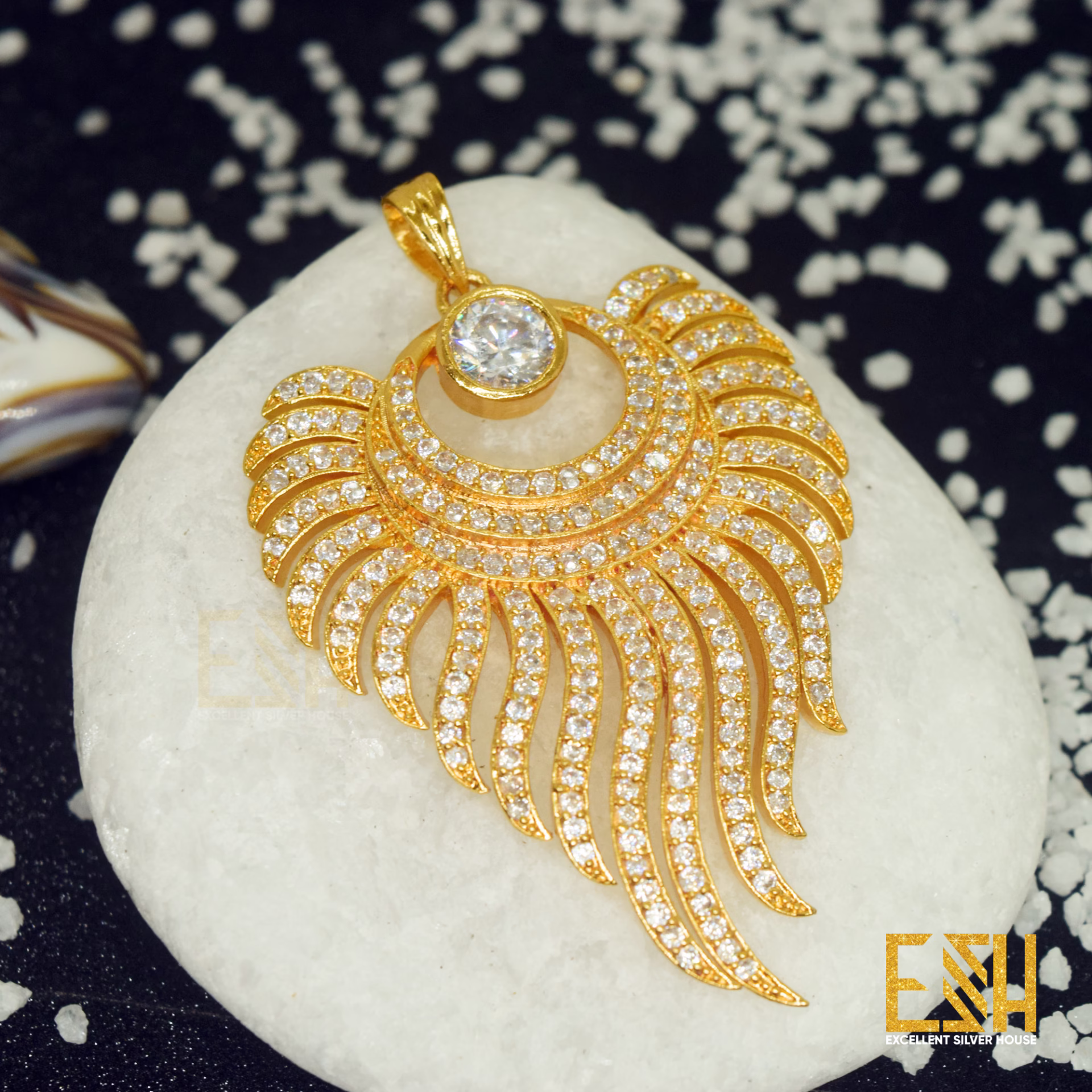 Stylish Rich Look High Quality Gold Plated King Size Sun Flame Theme Pendant FREE GIFT BOX
