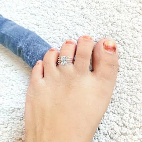 ESH Silver color beautiful adjustable Summer Beach Foot Jewelry with three-line white stone open TOE RING for women and girl