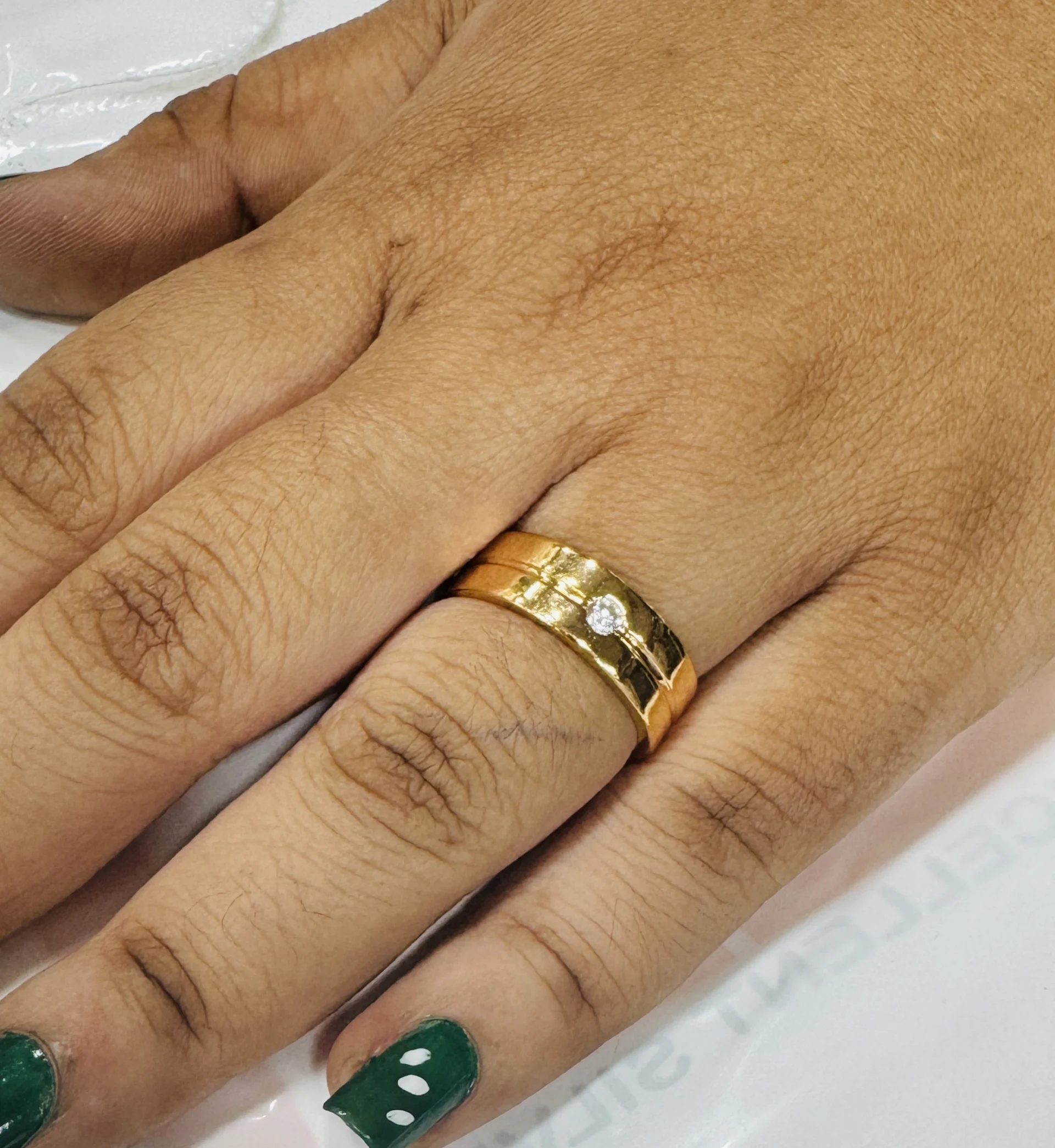Gold plated beautiful wedding engagemant ring with one stone for girls and women