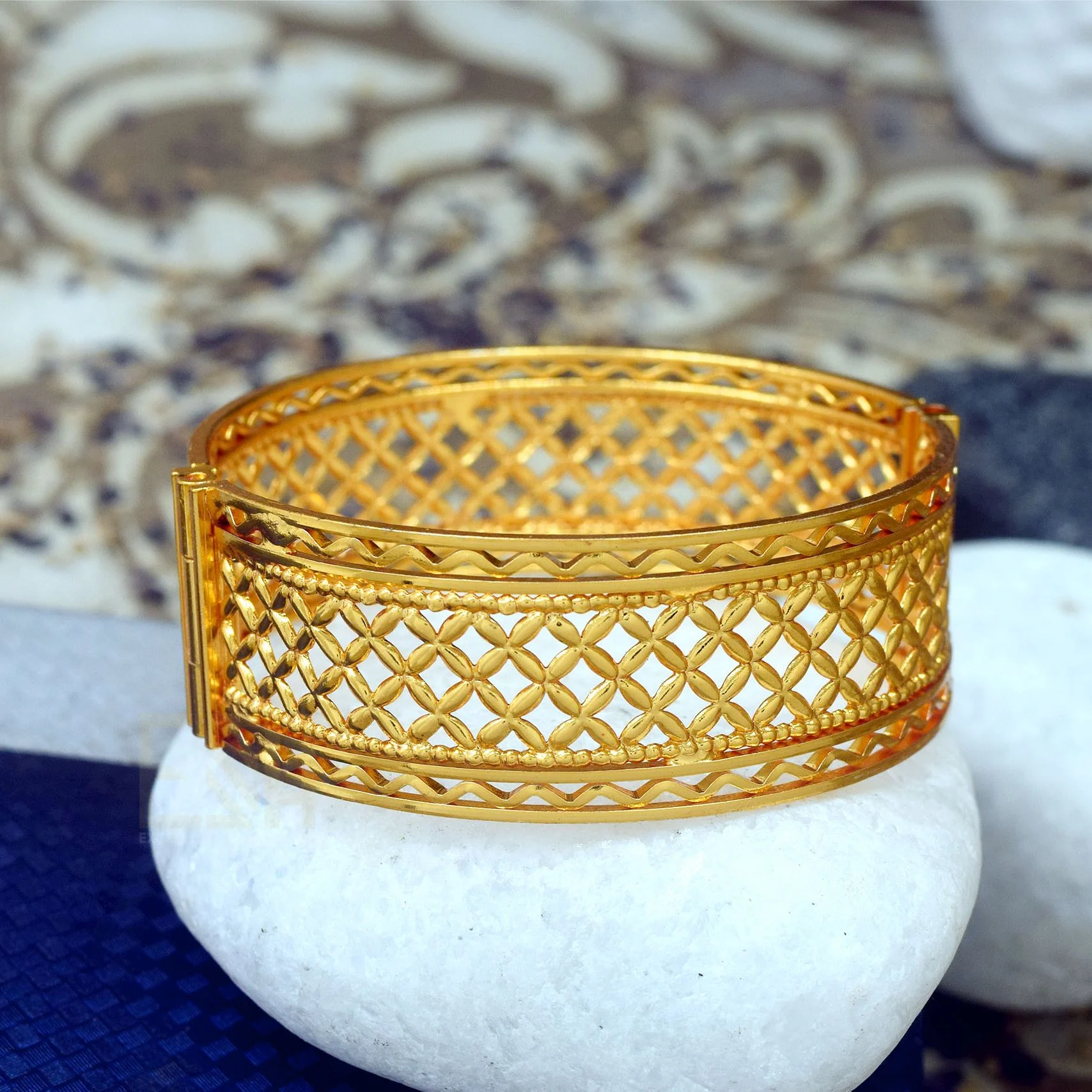 Gold Plated Beautiful 20MM Big Lock bangle For Women Fashion Jewelry Gift Birthday Gift gift items for girls gift items for girls