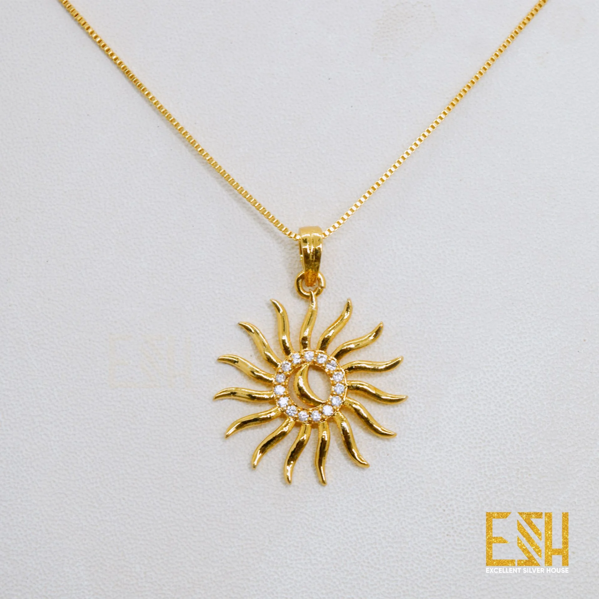 Gold Plated high quality 1mm New Trend Stylish Box Chain 18/24 Inch's Short Beautiful Design with New Sun Theme Fixed Stone Pendant for Gift, Women's and Girls