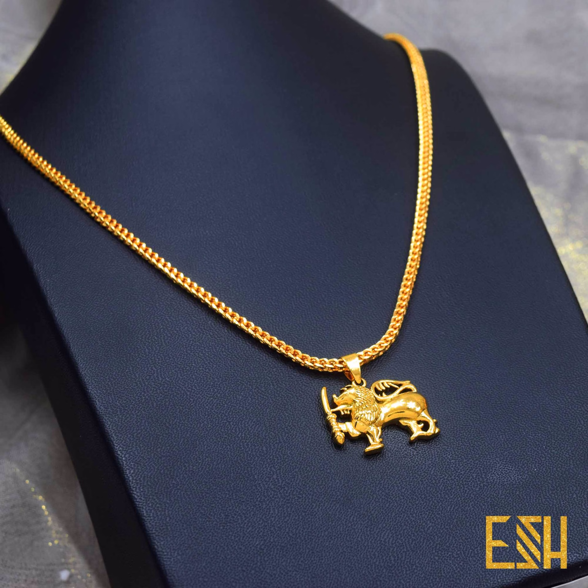 Gold Plated Rich Look 18/24 Inch's 2.5mm Singapore square fox chain with Sri Lanka flag Lion pendent for Gift, Girls, Women's and Men's