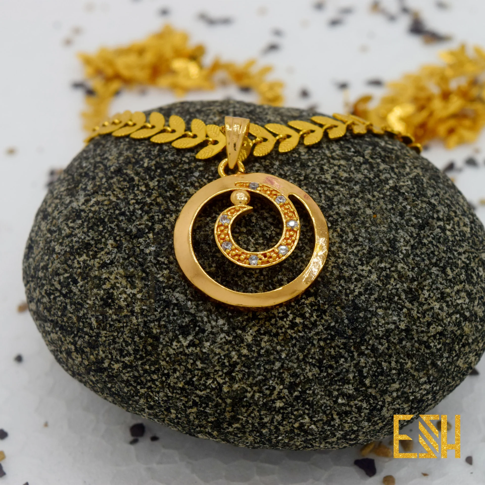 Gold Plated ESH 06MM Full Leaf Chain 18/24 Inch With Rich Look Big Plain Derana Theme pendant Durable Combo jewellery For Women Love Gift