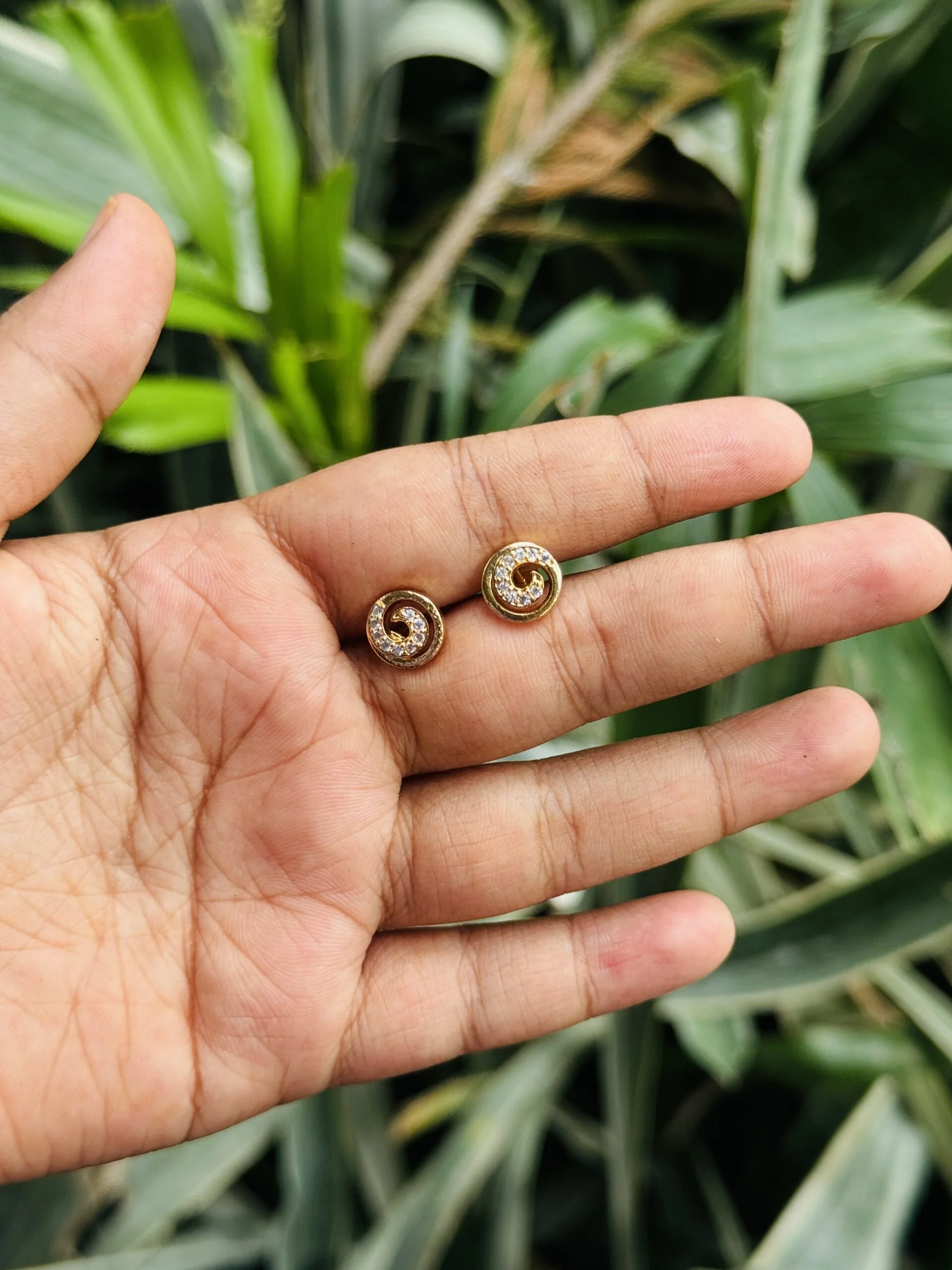 2023 New Gold plated Derana Lightweight earring with white fixed stone For Women Wedding Drop Earing Fashion Female Engagement Jewelry Valentine's Day Gift