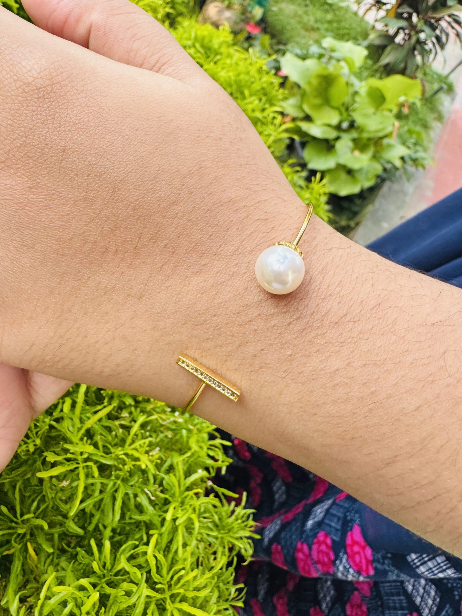 Gold plated pearl designs look beautiful charm adjustable bangle design for woman and girl