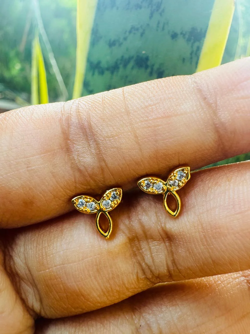 Gold plated beautiful high quality three petal Flower earring with white stone for Women and Girl