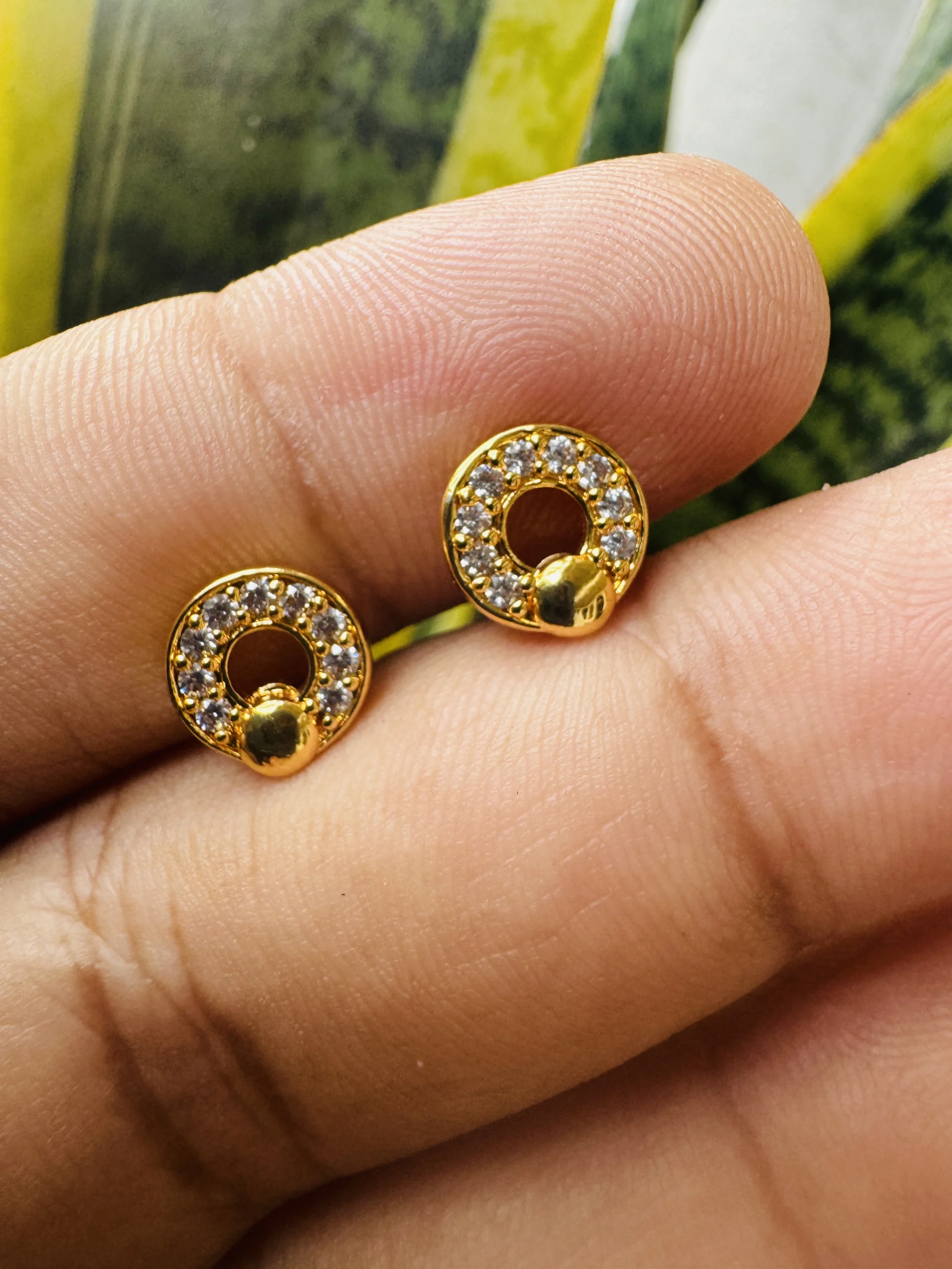 Gold plated elegant gold stud earring with a circular design for women and girl