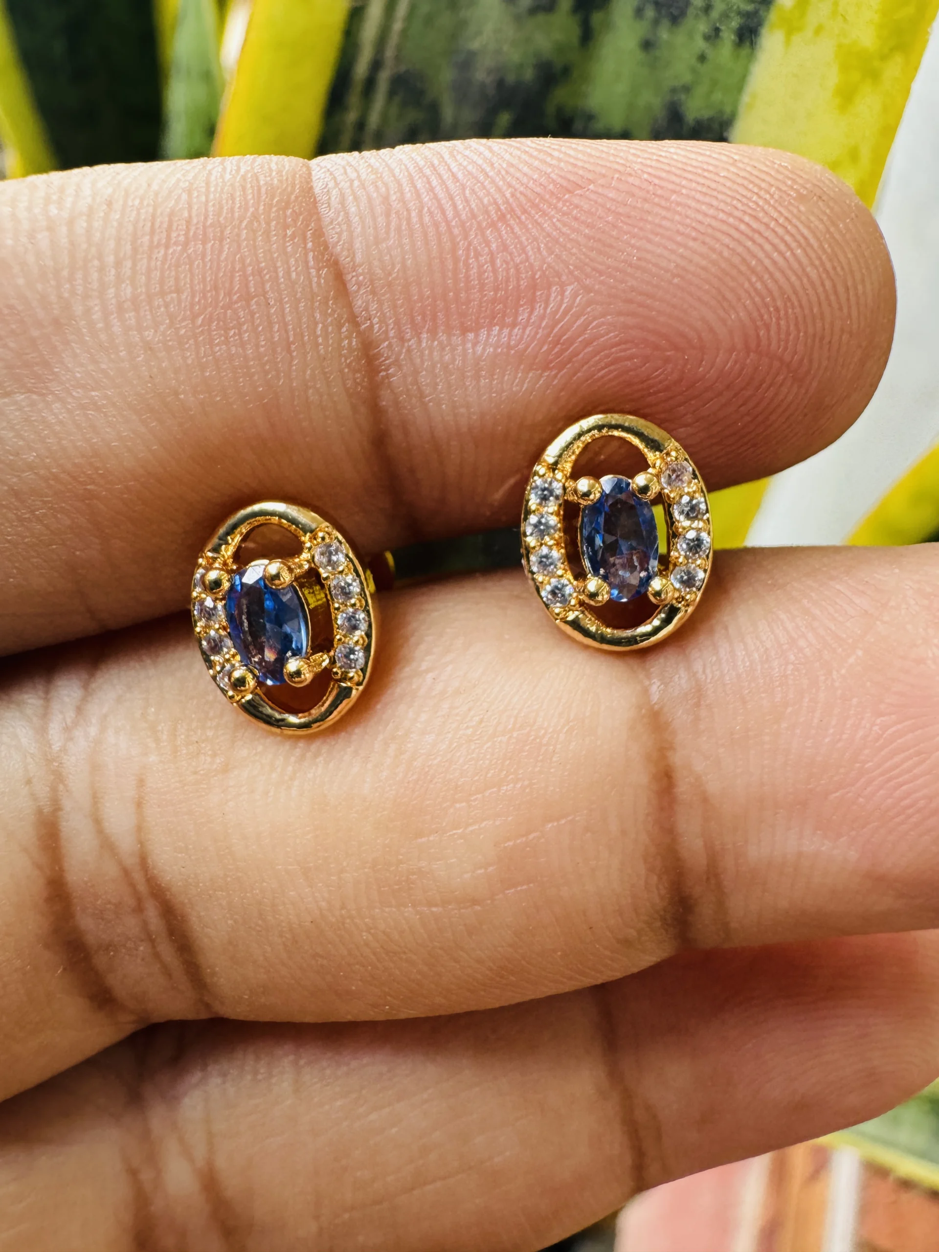 Gold-plated eye-catching eye design blue stone earring for women and girl