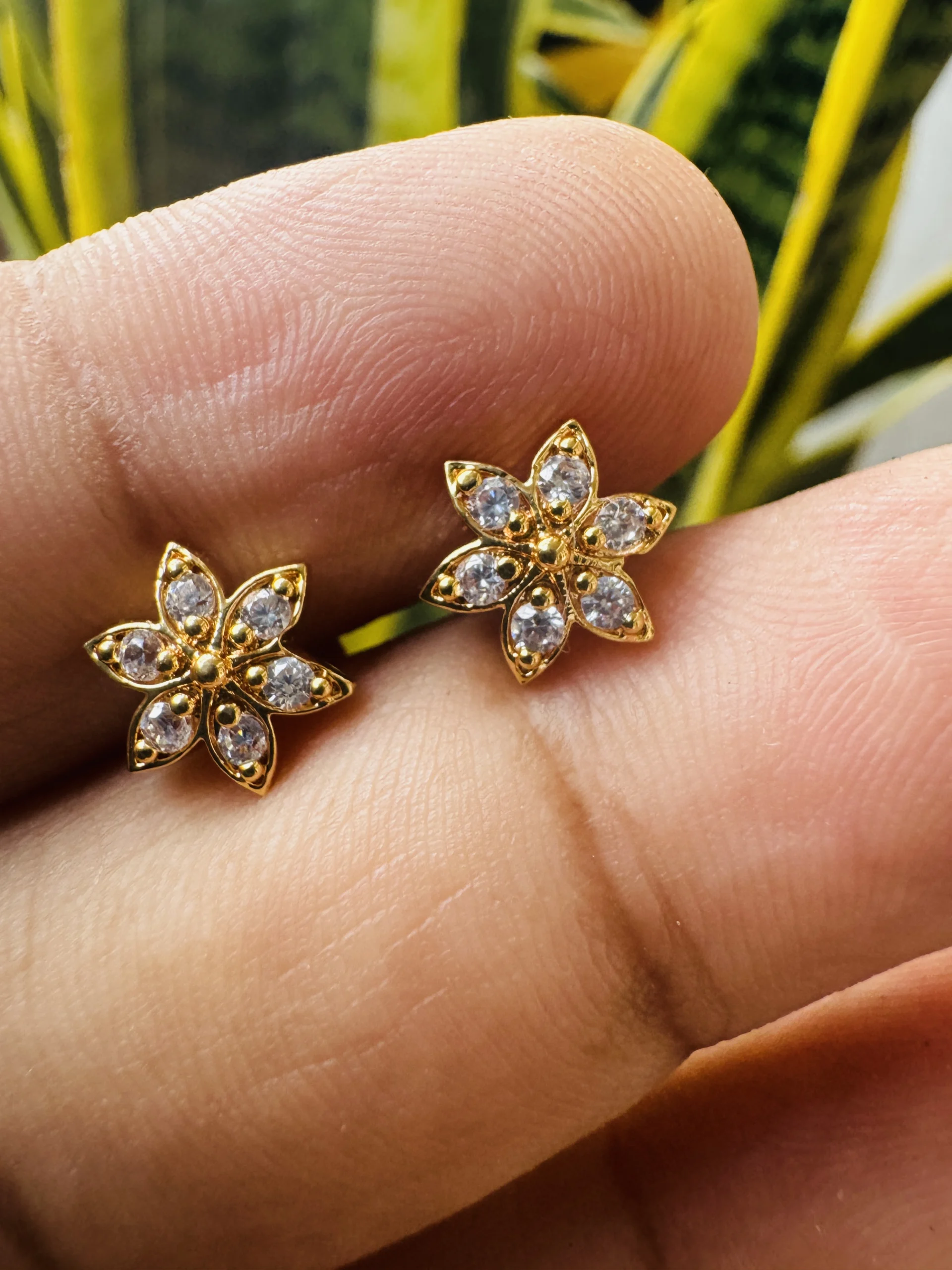 Gold plated new arrived cute flower stud earring for women and girl