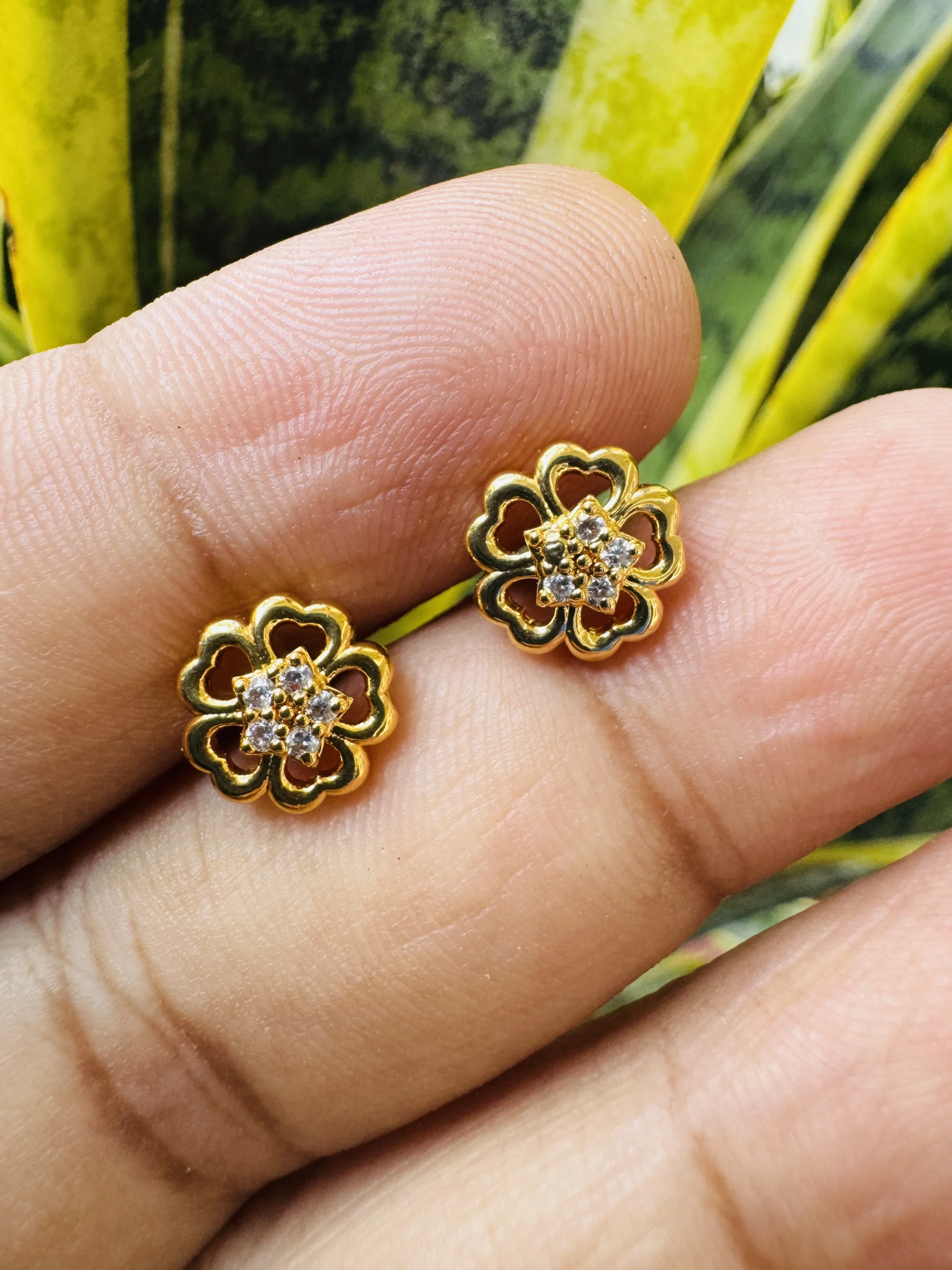Gold plated beautiful smart flower design earring with white stone for Women and Girl