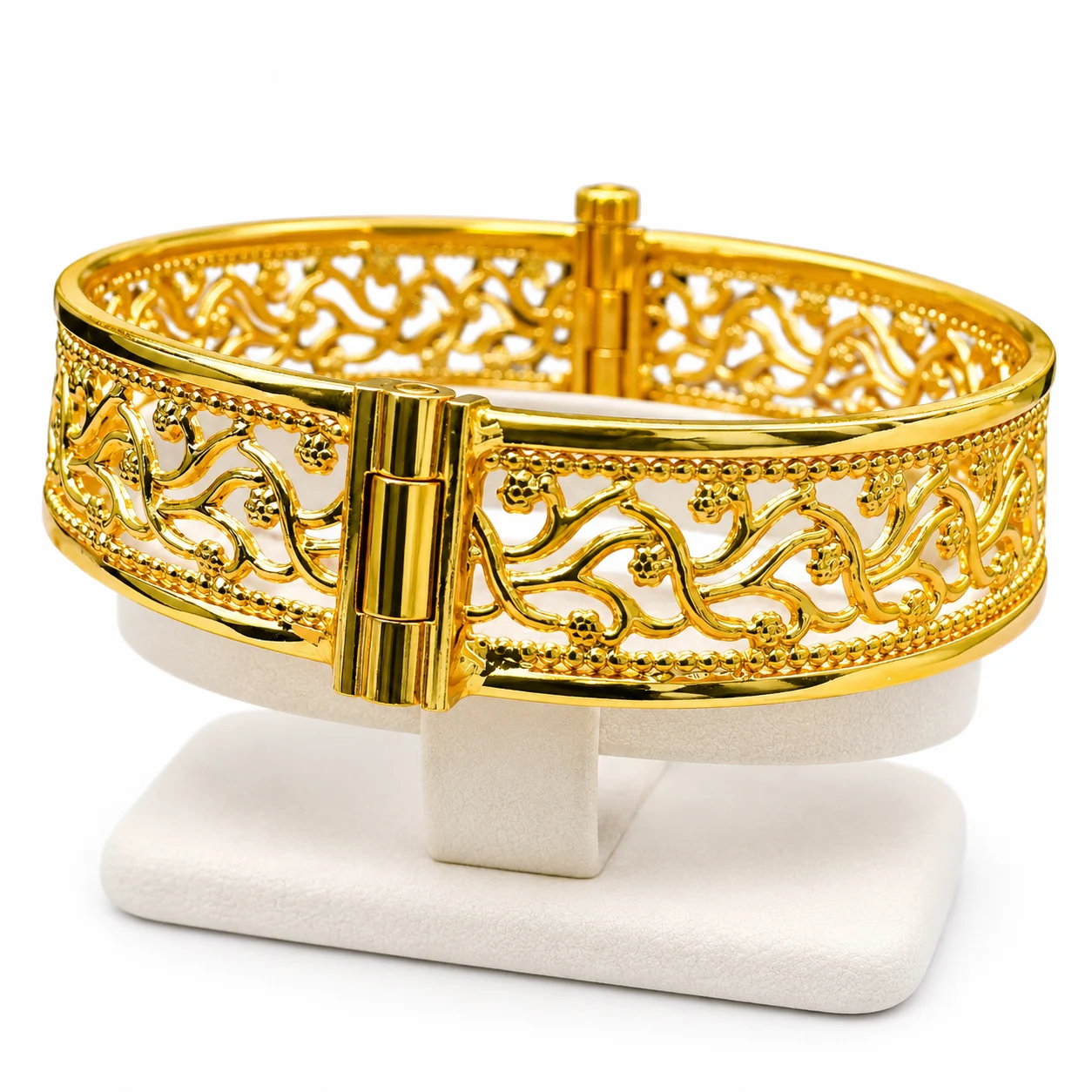 Gold Plated new arrived leaf design Lock Bangle for Women – Elegant wedding, party Jewelry & Textured Design for Gift, Girl and Women